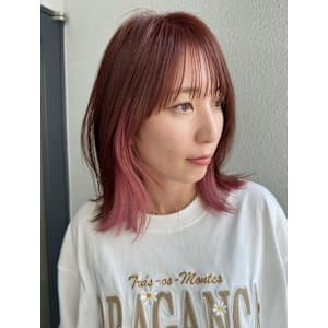 インナーカラーピンク/ブリーチあり/外ハネボブ