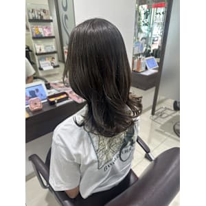 カーキーベージュ