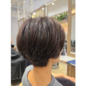 ★えりあしスッキリショートボブスタイル。