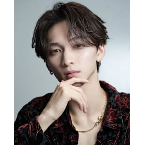 フェザーパーマメンズショートセンターパートウルフ毛流れメンズ