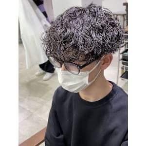 前下がりの波巻スパイラルパーマ