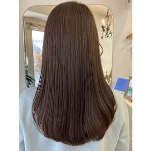 ミルクティーベージュブラウン毛先ワンカール大人艶感ロング - CHAINON【シェノン】掲載中