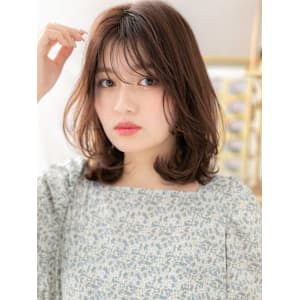 韓国風外ハネニュアンスパーマウェットヘア　細めハイライト
