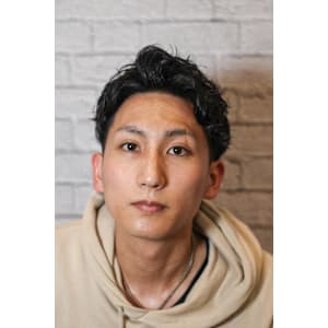 暑さを乗り切る整髪料が少なくて済むパーマスタイルがおすすめ