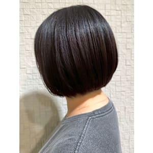 丸みショートボブ グレージュ 前下がりボブ 髪質改善 艶髪