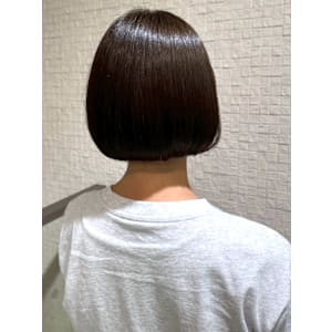 丸みショートボブ 内巻きボブ グレージュ ダメージレス