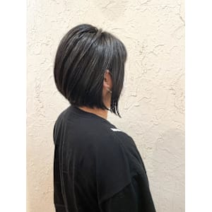 【Flor】*前下がりボブ+モノトーングレージュ*