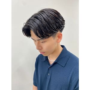 センターパートニュアンスパーマ毛流れセンターパート