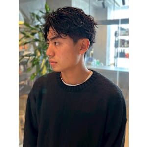 ツイストパーマ 束感 アップバング ツーブロック 眉毛カット