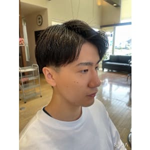 アップバングマッシュ