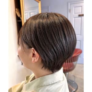 アッシュベージュ×丸みショート