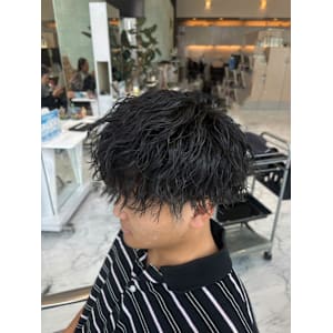 ツイスパ／スパイラルパーマ／特殊パーマ／ツーブロック