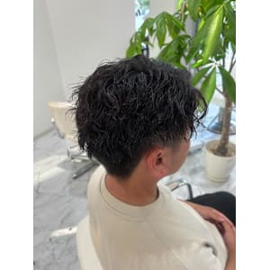 ツイスパ／スパイラルパーマ／特殊パーマ／ツーブロック