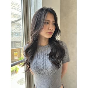 くびれレイヤースタイルで小顔に！