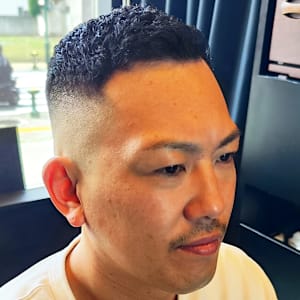 オトコらしいビシッとキメた【濡れパン×スキンフェード】 - The BARBER High Grooming【ザバーバーハイグルーミング】掲載中