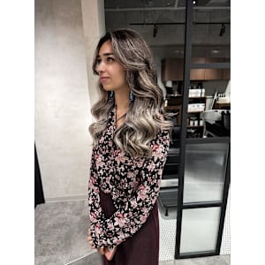 ★ハイライトで創るバレイヤージュデザイン★