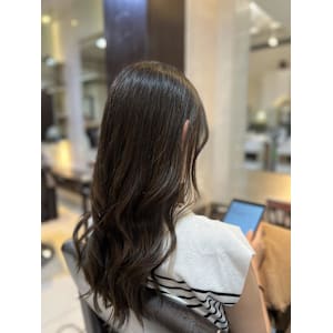 オリーブベージュのケアカラー