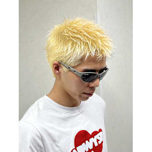 抜きっぱなしのブロンド×スパイキーショート！ - Lia by KENJE【リアバイケンジ】掲載中