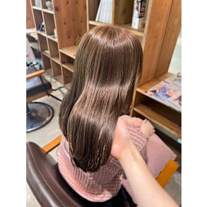 透明感オリーブベージュ