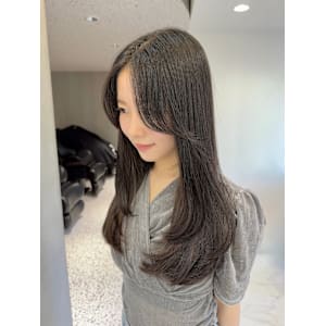 ストレート　艶髪　レイヤー