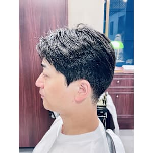 【40代 男性】ロンドン耳出しナチュラル（大宮/バーバー）