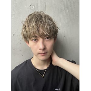 刈り上げマッシュ/ハイトーンカラー/グレーベージュ - ACT仙台 deuxieme【アクトセンダイ ドゥーズィエム】掲載中