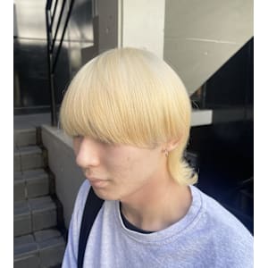 ぬきっぱなしブロンドヘア/ウルフカット/ハイトーン