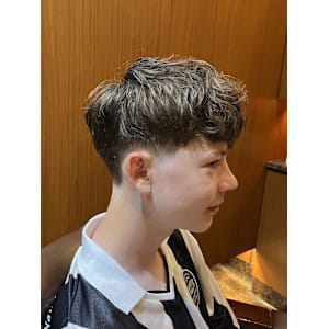 銀座　理容室　海外ヘア　外国人ヘア　ローフェード