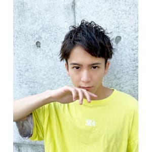 爽やか黒髪ツーブロックアップバングソフトスパイラル