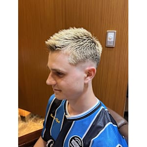 銀座　理容室　テーパーフェード