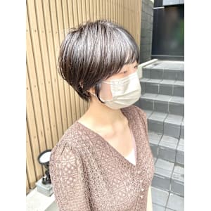 くびれショート/マッシュルームカット/段カット/透明感