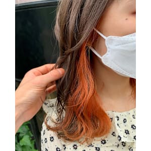 大人気！オレンジ　イヤリングカラー