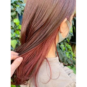 イヤリングカラー　インナーカラー×ピンクベージュ