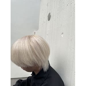 ホワイトカラー/ホワイトベージュ/ハイトーン