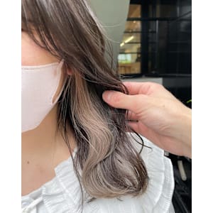 ミルクティーグレージュ×インナーカラー　グレージュ