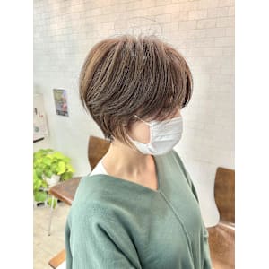 大人可愛いふんわりショート