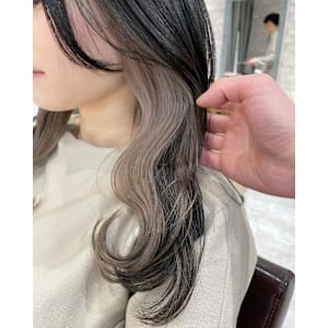 ミルクティーグレージュ×グレージュ インナーカラー