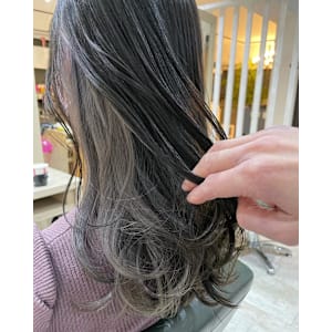 インナーグレー×グレージュ　イヤリングカラー