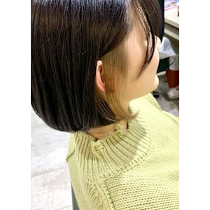 インナーカラー×ボブ　イヤーカラーベージュ