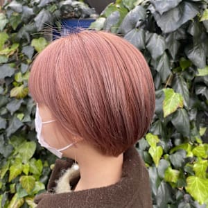 サーモンピンクベージュ