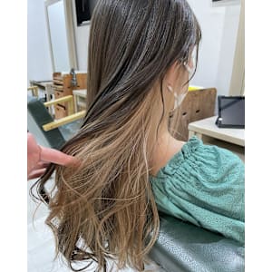 インナーカラー×ミルクティーベージュ/ロング - ACT 仙川店【アクト センガワテン】掲載中