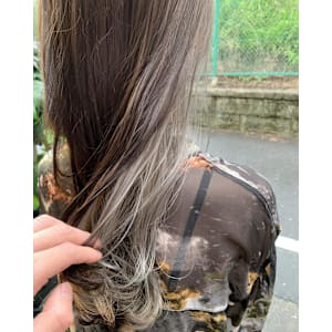 シルバーグレージュ　インナーカラー