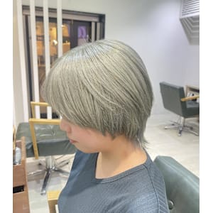 ウルフショート/ミントグリーンカラー/ハイトーンヘア