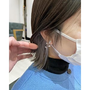 グレージュ/シルバーカラー/イヤリングカラー