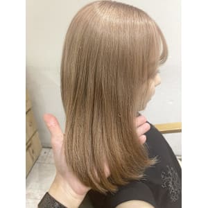 ミルクティーベージュ