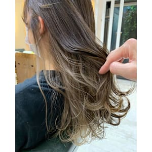 グレージュ×ベージュ　インナーカラー