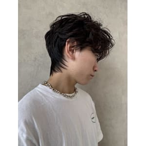 ラフでかっこいいセンターパートウルフ！ - Lia by KENJE【リアバイケンジ】掲載中