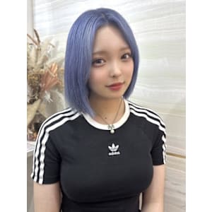 《鈴木茉奈》ホワイトブルー/ケアブリーチ/大宮