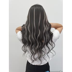 黒髪との相性抜群！シルバーハイライト！