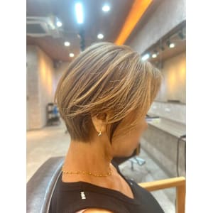 大人のショートスタイル